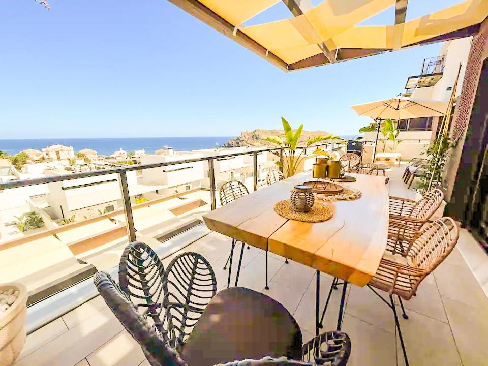 Luxury Designer Apartment - Unbeatable Sea Views 아길라스 외부 사진