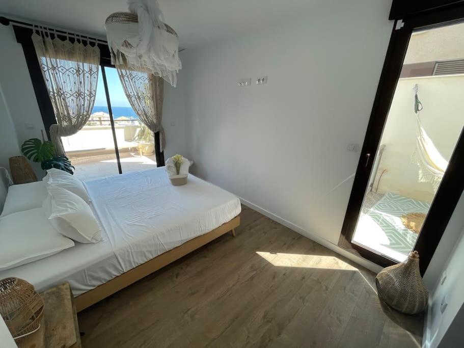 Luxury Designer Apartment - Unbeatable Sea Views 아길라스 외부 사진