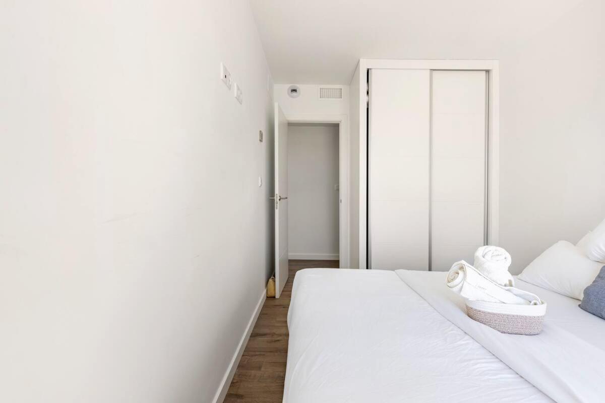 Luxury Designer Apartment - Unbeatable Sea Views 아길라스 외부 사진