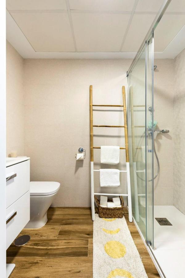 Luxury Designer Apartment - Unbeatable Sea Views 아길라스 외부 사진