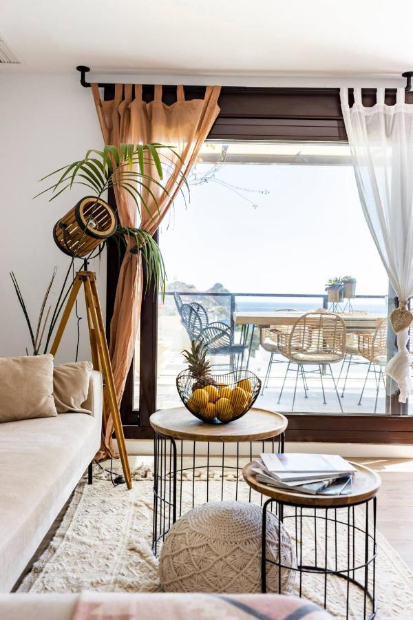 Luxury Designer Apartment - Unbeatable Sea Views 아길라스 외부 사진