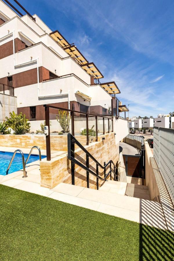 Luxury Designer Apartment - Unbeatable Sea Views 아길라스 외부 사진