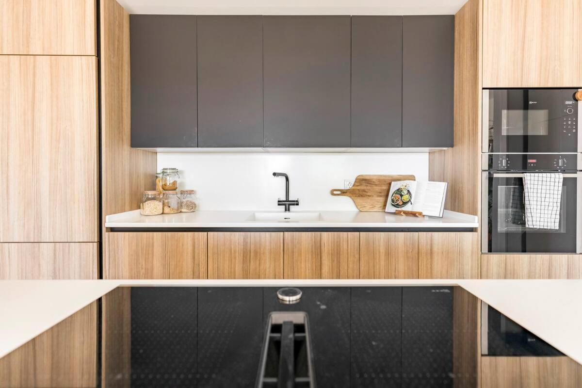 Luxury Designer Apartment - Unbeatable Sea Views 아길라스 외부 사진
