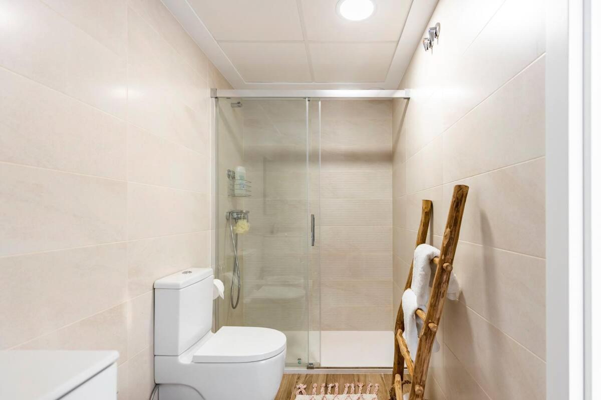 Luxury Designer Apartment - Unbeatable Sea Views 아길라스 외부 사진