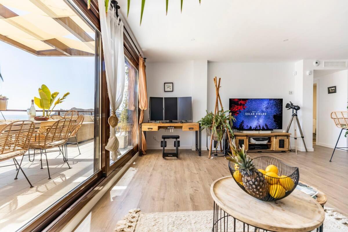 Luxury Designer Apartment - Unbeatable Sea Views 아길라스 외부 사진