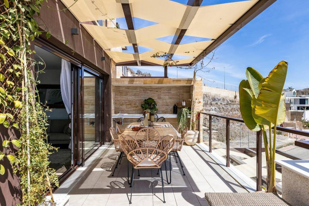 Luxury Designer Apartment - Unbeatable Sea Views 아길라스 외부 사진